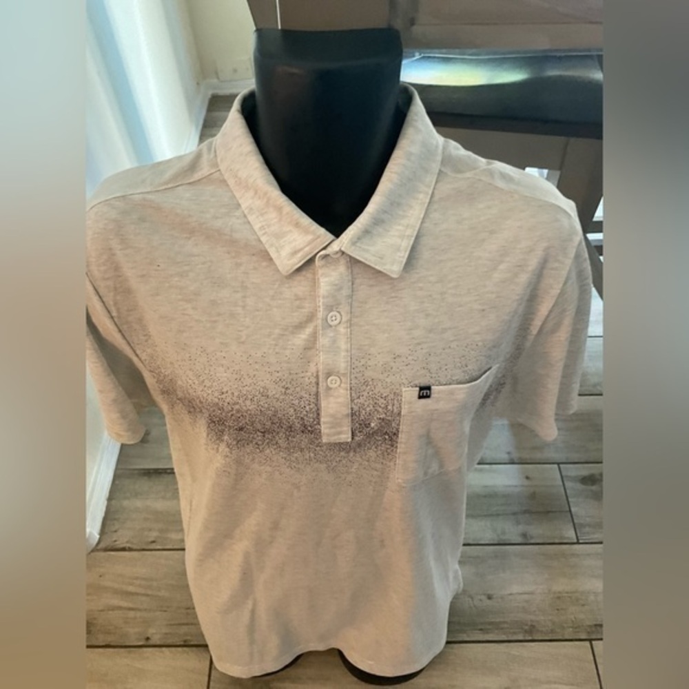 Men’s used size L large Travis Mathew polo golf shirt white grey pocket